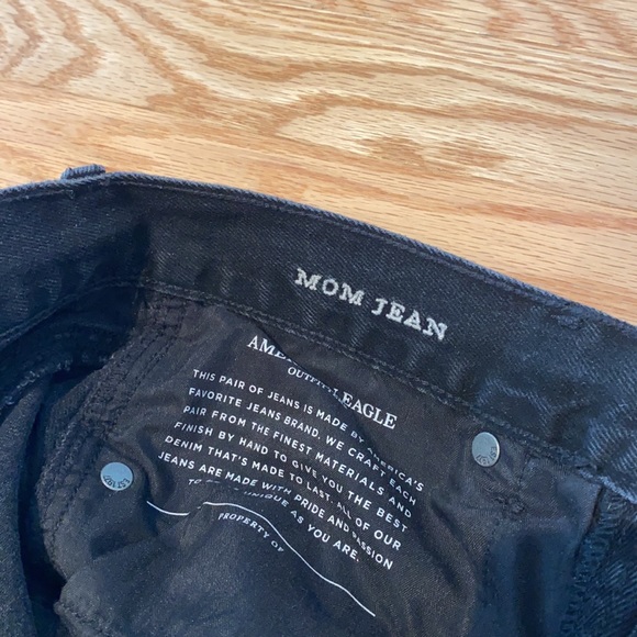 American Eagle Distressed Mom Jeans - Picture 4 of 6